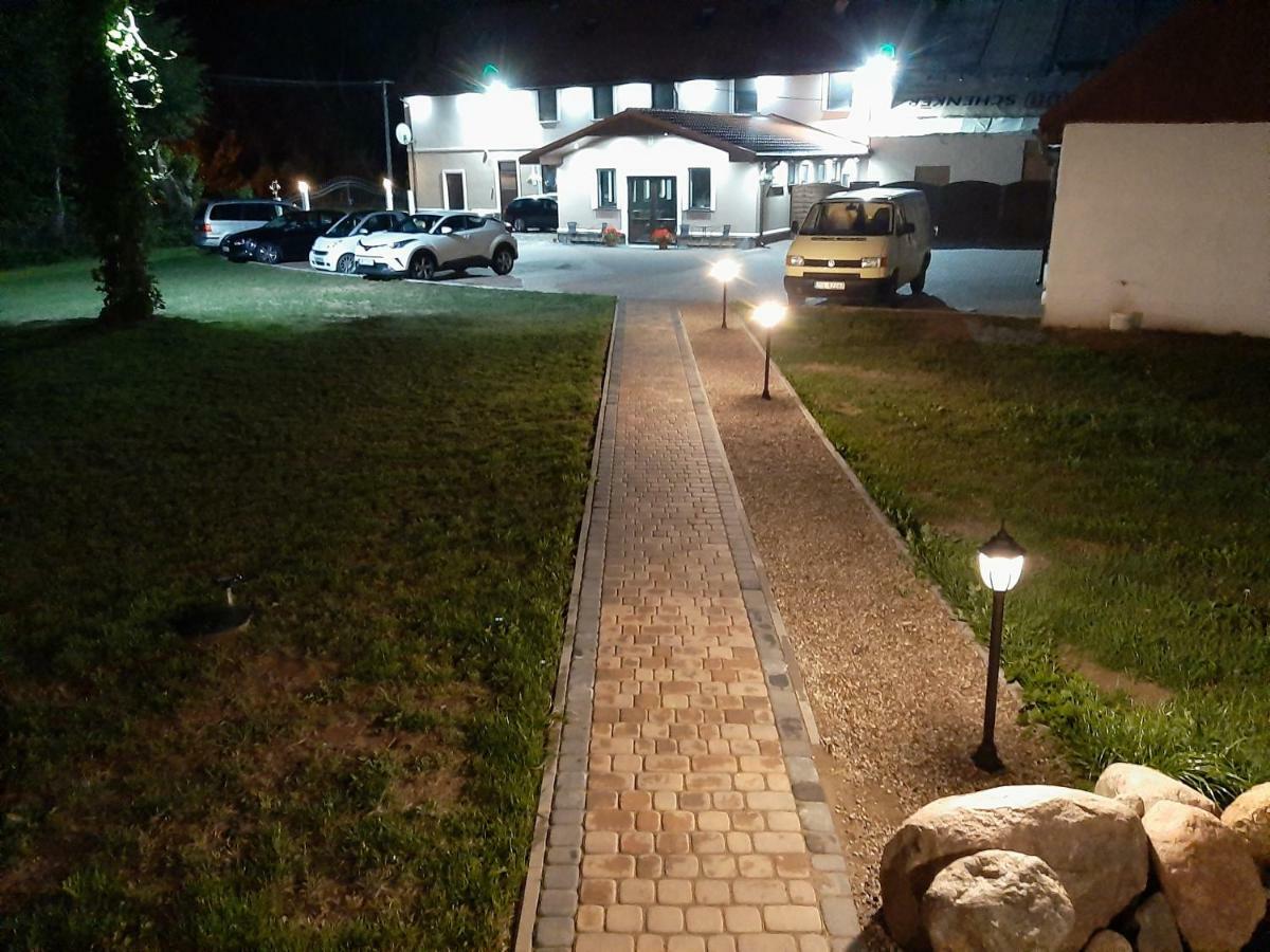 Zajazd Zamkowy - Schlossgasthof Krag Exterior photo